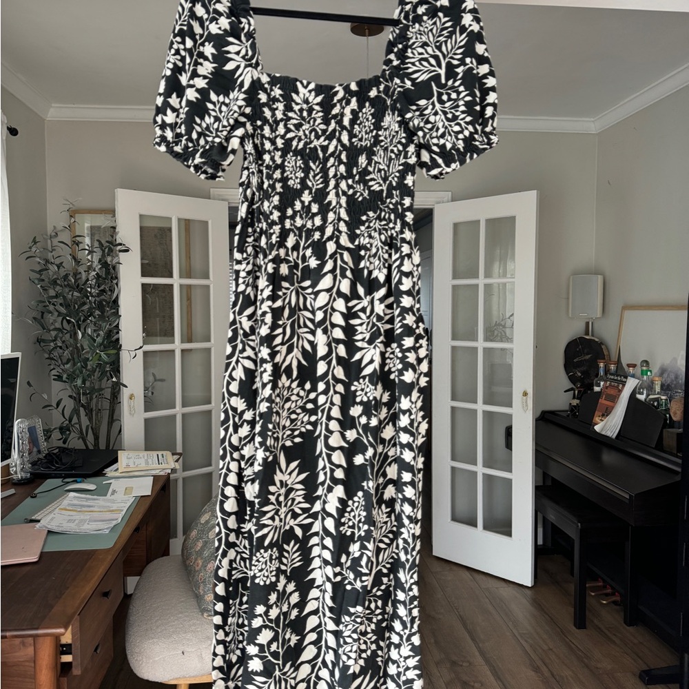 H&M Black and White Floral Midi Sundress with Puff Sleeves and Square Neck